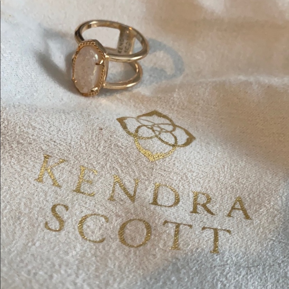 Kendra Scott sz 6 ring
